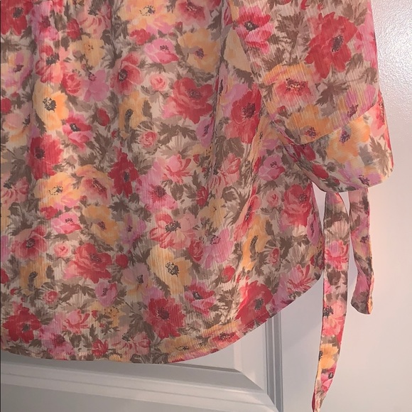 Coldwater Creek flowered blouse small - Picture 4 of 6